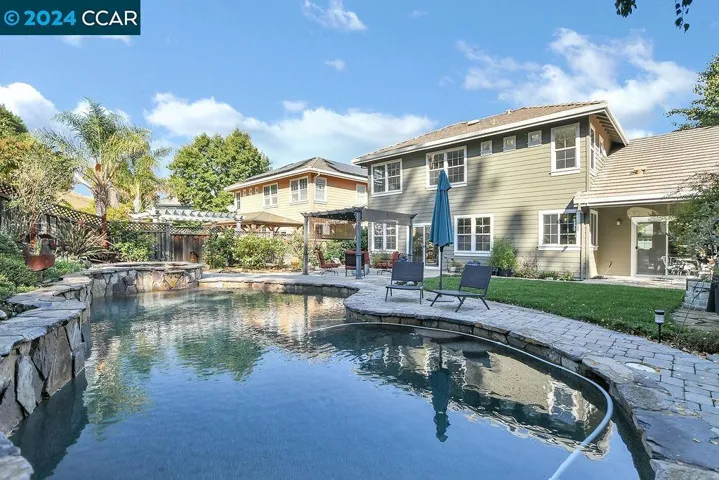 112 Mcmahon Court, Martinez, California 94553