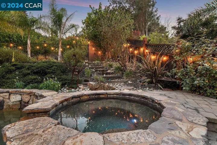 112 Mcmahon Court, Martinez, California 94553
