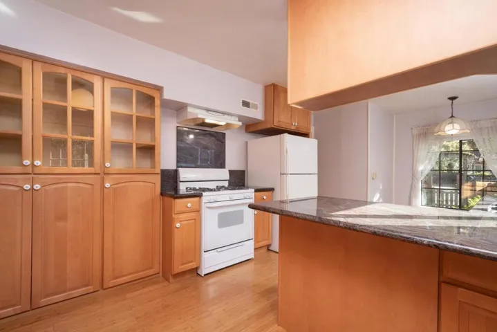 495 9th Avenue, Menlo Park, California 94025