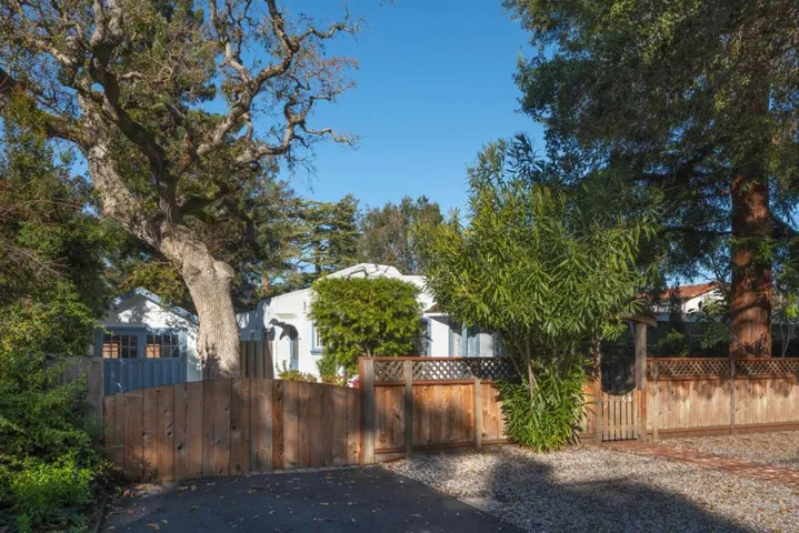 495 9th Avenue, Menlo Park, California 94025