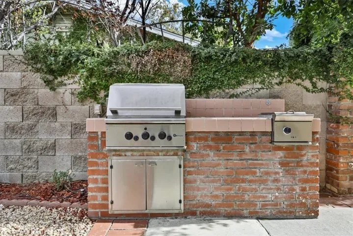 23161 Gainford Street, Woodland Hills, California 91364