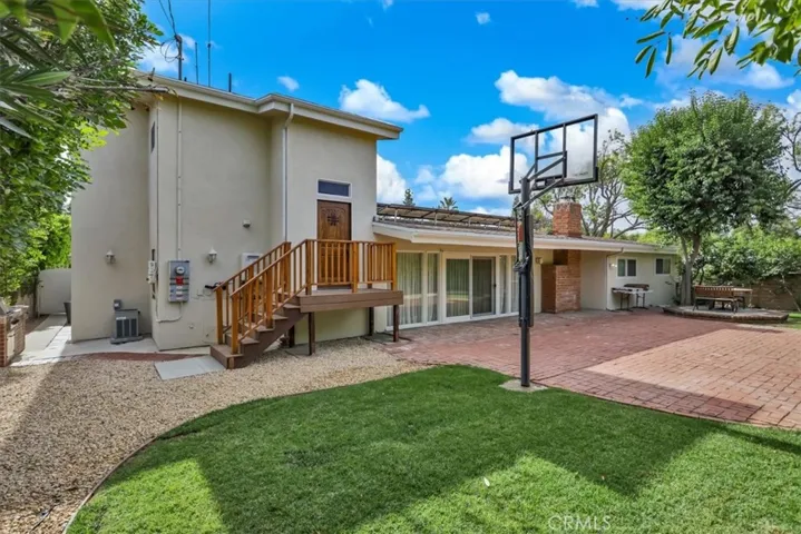 23161 Gainford Street, Woodland Hills, California 91364