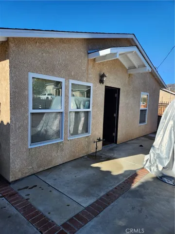 10523 Woodward Avenue, Sunland, California 91040