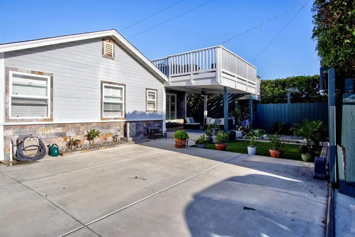 122 N Helix Avenue, Solana Beach, California 92075