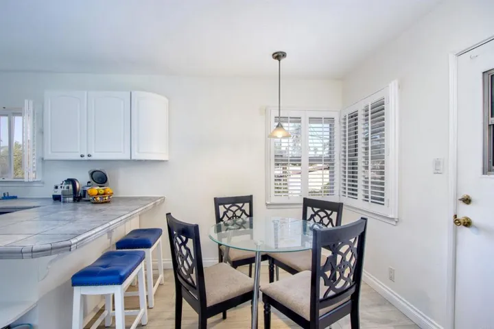 122 N Helix Avenue, Solana Beach, California 92075