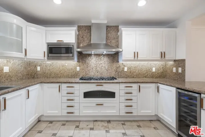 123 S Clark Drive 202, Los Angeles, California 90048