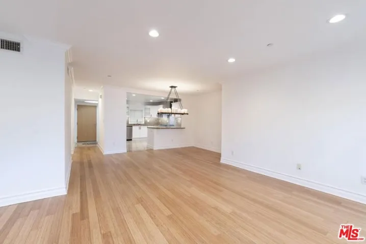 123 S Clark Drive 202, Los Angeles, California 90048