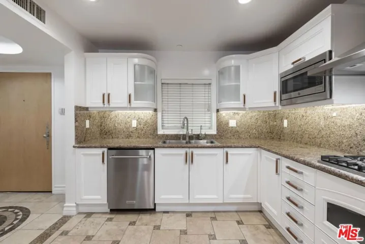 123 S Clark Drive 202, Los Angeles, California 90048