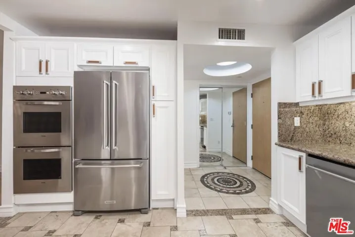 123 S Clark Drive 202, Los Angeles, California 90048