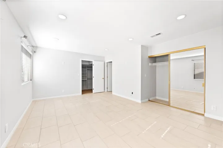 4700 S J Street, Oxnard, California 93033