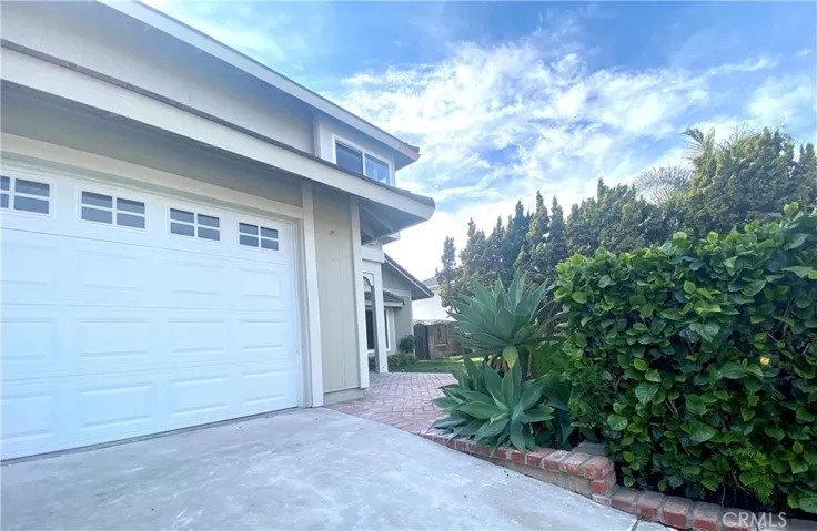 11522 Moonridge Road, Whittier, California 90601