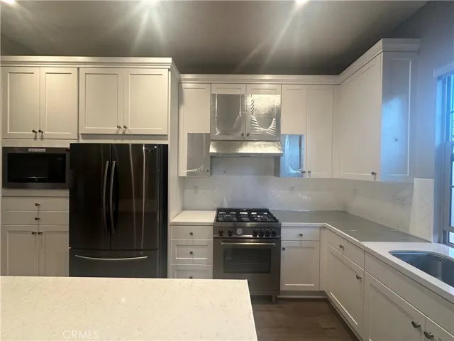 Kitchen 02