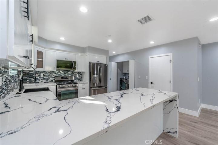 1947 N Vista Del Mar Avenue, Los Angeles, California 90068