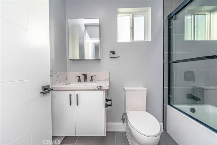 1947 N Vista Del Mar Avenue, Los Angeles, California 90068