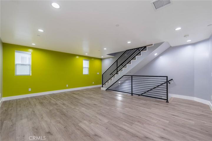 1947 N Vista Del Mar Avenue, Los Angeles, California 90068