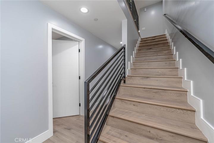 1947 N Vista Del Mar Avenue, Los Angeles, California 90068