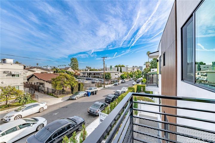 1947 N Vista Del Mar Avenue, Los Angeles, California 90068