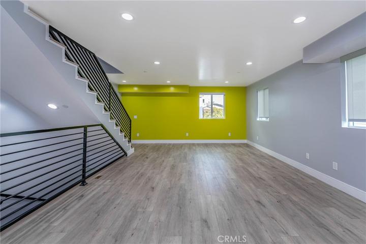 1947 N Vista Del Mar Avenue, Los Angeles, California 90068
