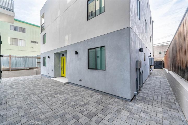 1947 N Vista Del Mar Avenue, Los Angeles, California 90068