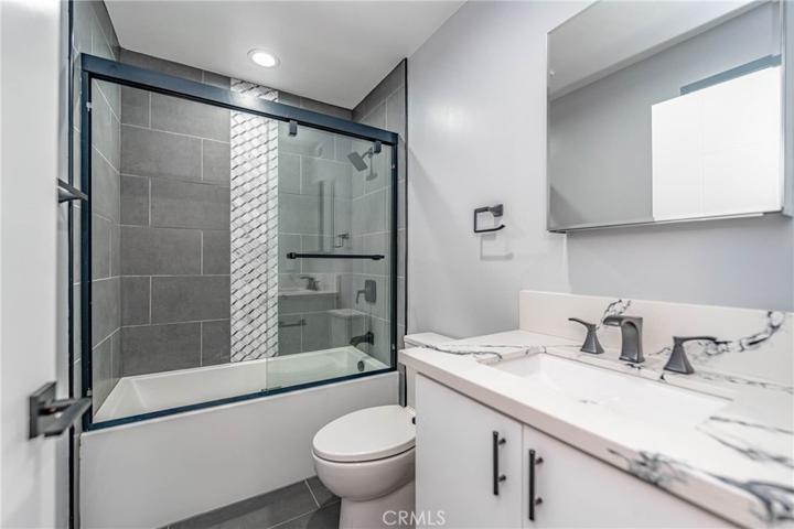 1947 N Vista Del Mar Avenue, Los Angeles, California 90068