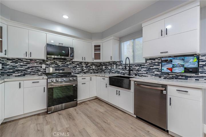 1947 N Vista Del Mar Avenue, Los Angeles, California 90068