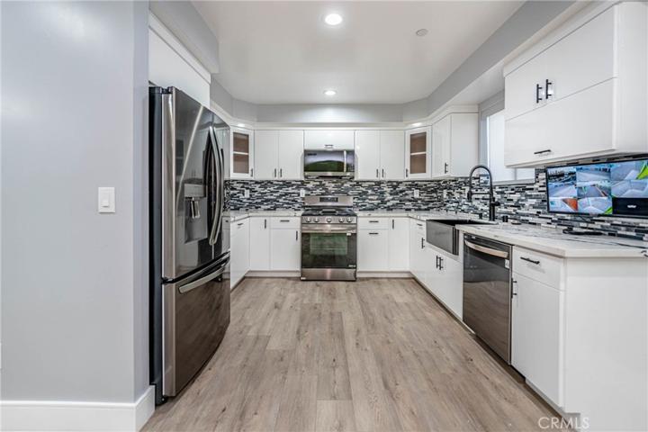 1947 N Vista Del Mar Avenue, Los Angeles, California 90068