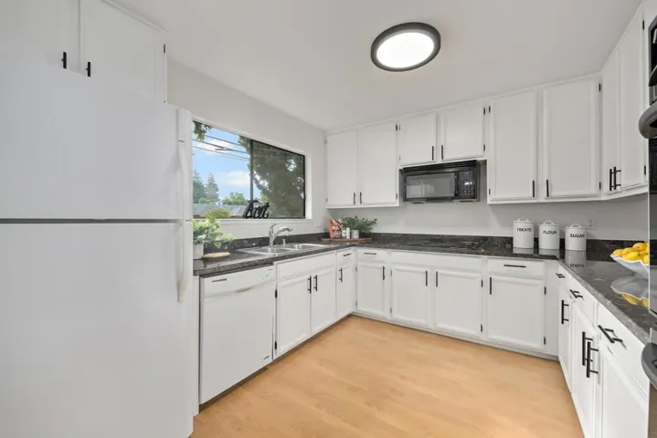 1011 Colorado Avenue, Palo Alto, California 94303
