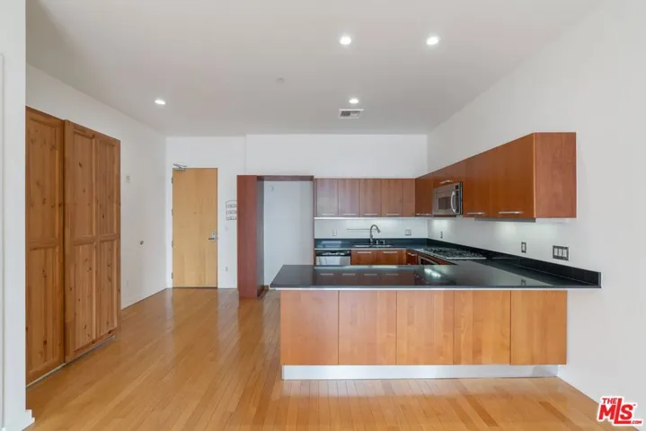 801 S Grand Avenue 1612, Los Angeles, California 90017