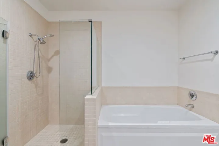 801 S Grand Avenue 1612, Los Angeles, California 90017