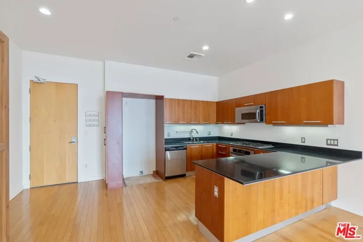801 S Grand Avenue 1612, Los Angeles, California 90017