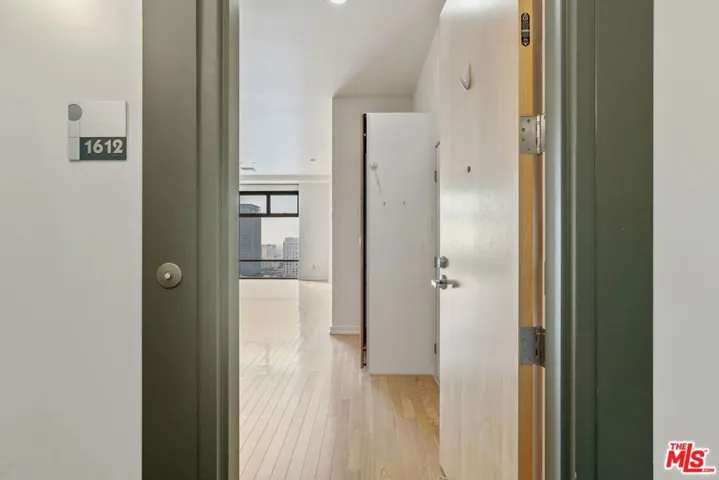 801 S Grand Avenue 1612, Los Angeles, California 90017