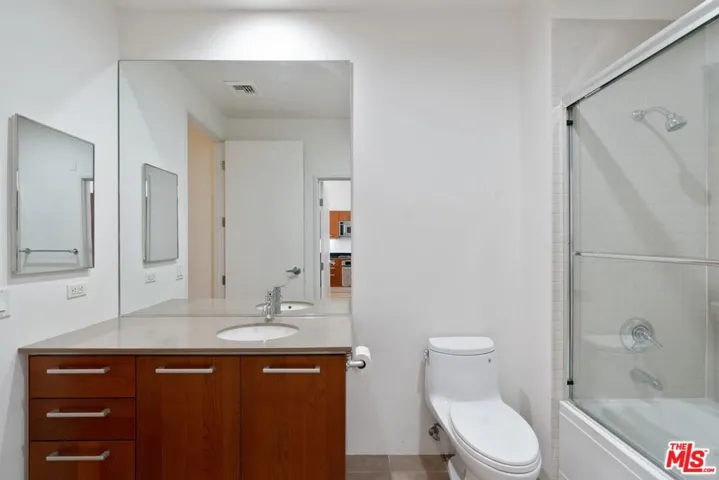 801 S Grand Avenue 1612, Los Angeles, California 90017