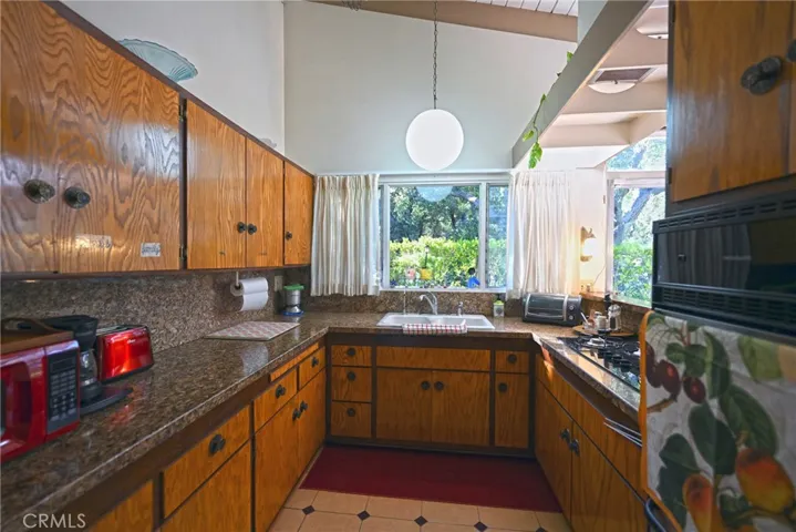 4128 Morro Drive, Woodland Hills, California 91364