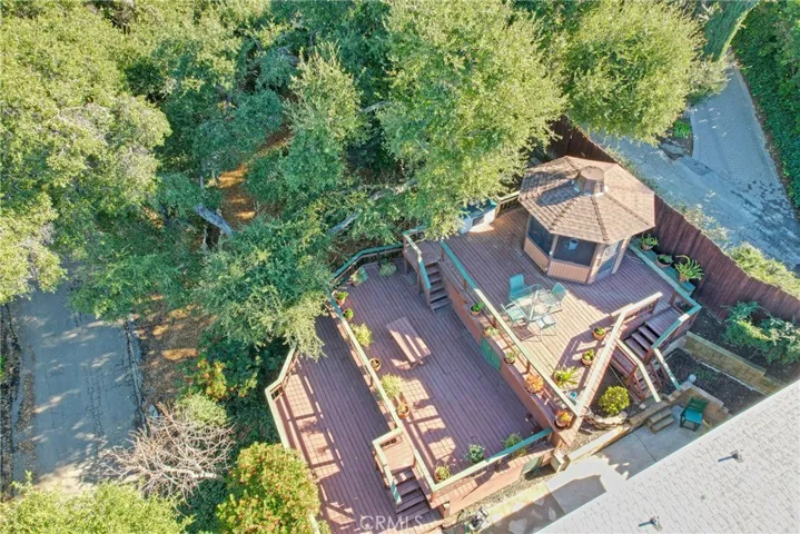 Street to street Wood Deck