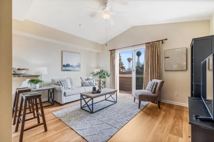 1033 Scotia Terrace 302, Sunnyvale, California 94089