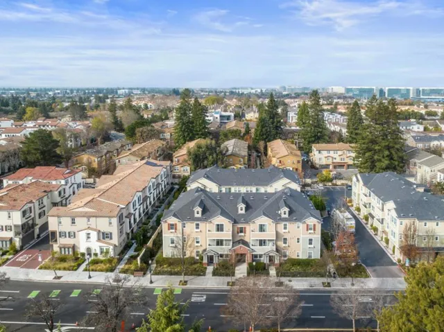 1033 Scotia Terrace 302, Sunnyvale, California 94089