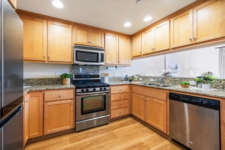 1033 Scotia Terrace 302, Sunnyvale, California 94089