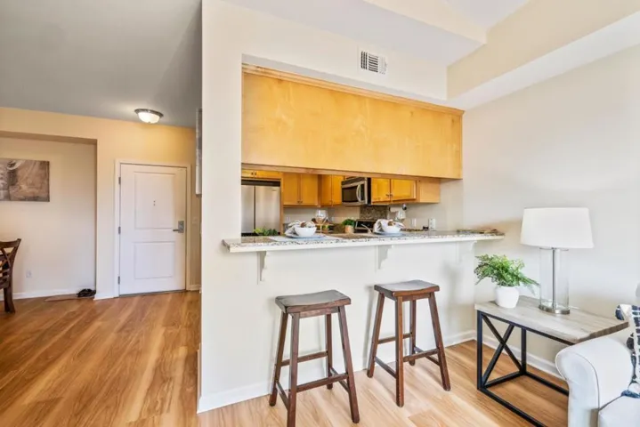 1033 Scotia Terrace 302, Sunnyvale, California 94089