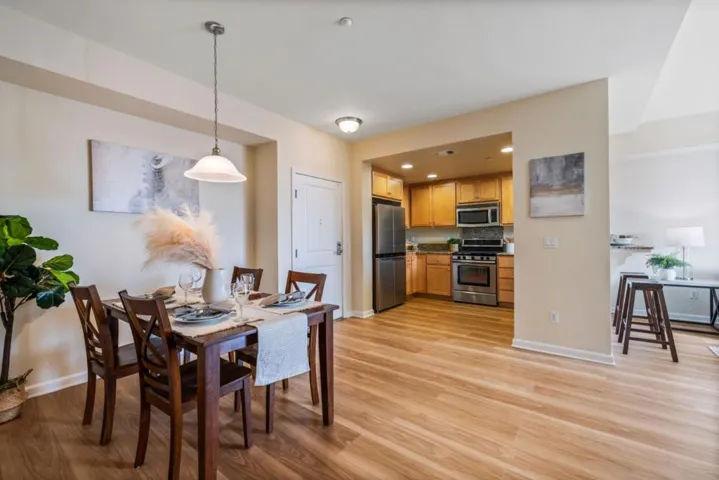 1033 Scotia Terrace 302, Sunnyvale, California 94089