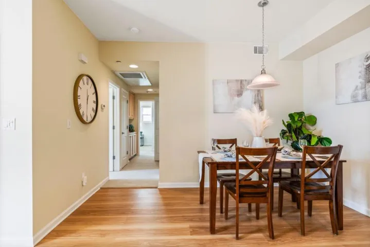 1033 Scotia Terrace 302, Sunnyvale, California 94089