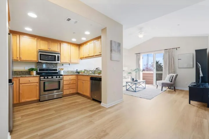1033 Scotia Terrace 302, Sunnyvale, California 94089
