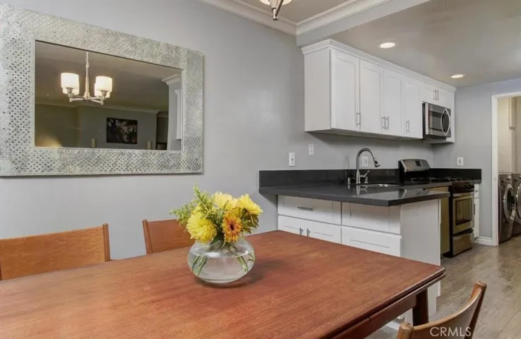 263 E Sierra Madre Boulevard F, Sierra Madre, California 91024