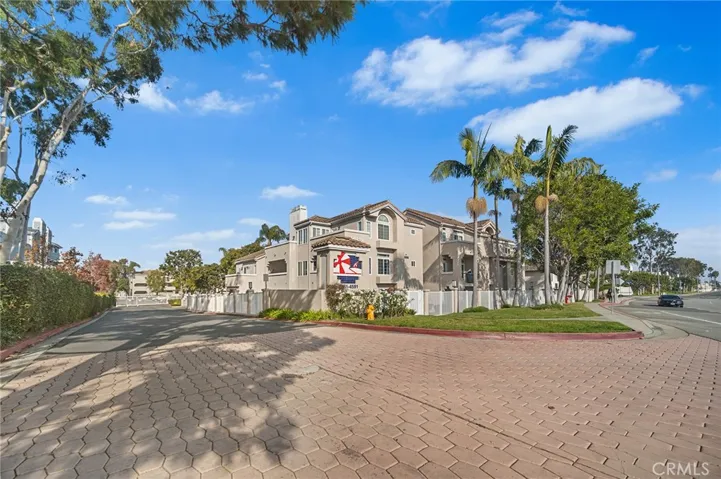 4581 Warner Avenue 105, Huntington Beach, California 92649