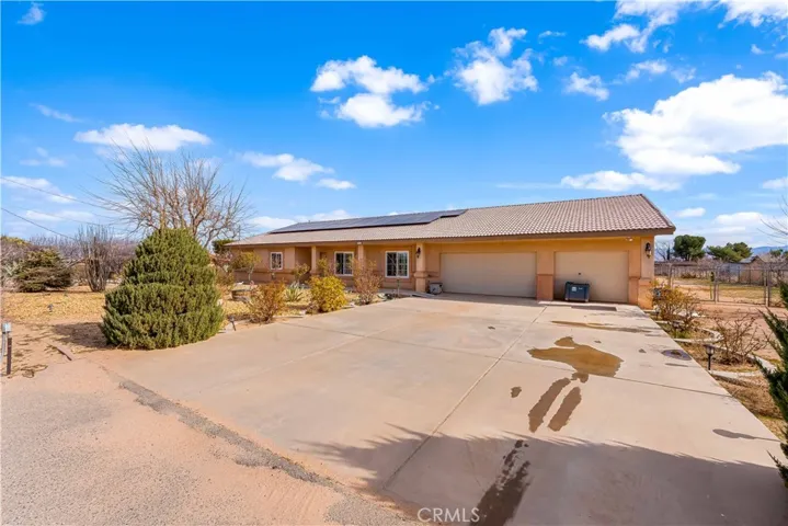 9081 _pinon Avenue, Hesperia, California 92345
