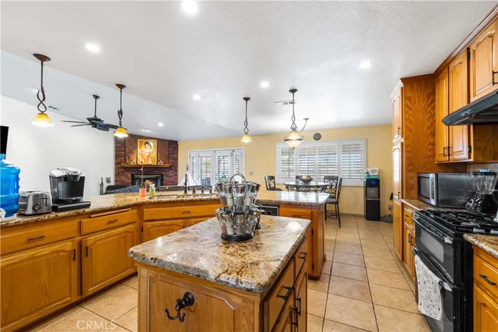 9081 _pinon Avenue, Hesperia, California 92345