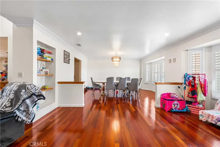 9081 _pinon Avenue, Hesperia, California 92345