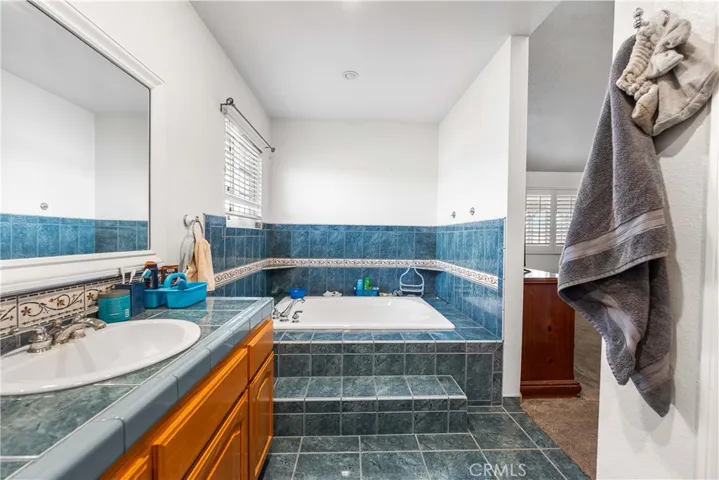 9081 _pinon Avenue, Hesperia, California 92345