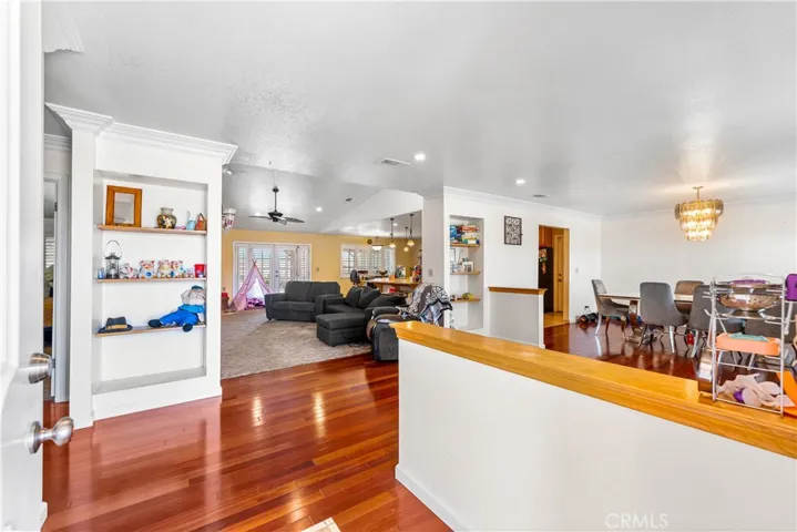 9081 _pinon Avenue, Hesperia, California 92345