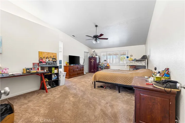 9081 _pinon Avenue, Hesperia, California 92345
