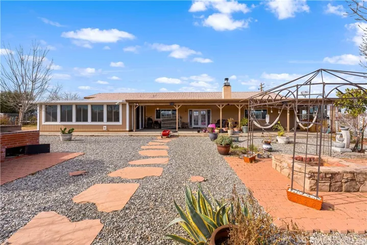 9081 _pinon Avenue, Hesperia, California 92345